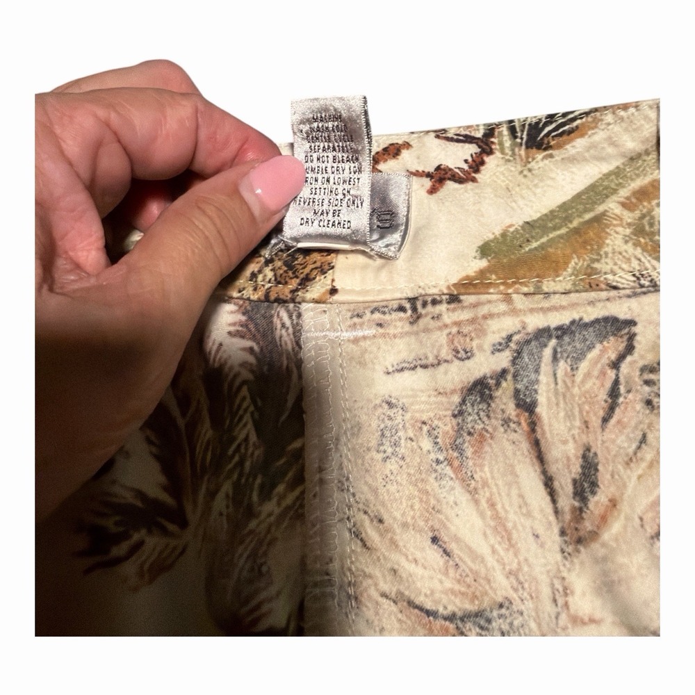 Chicos Travel Print Tropical Cropped Pants Size 3 High Rise XL Safari Resort - Picture 8 of 10